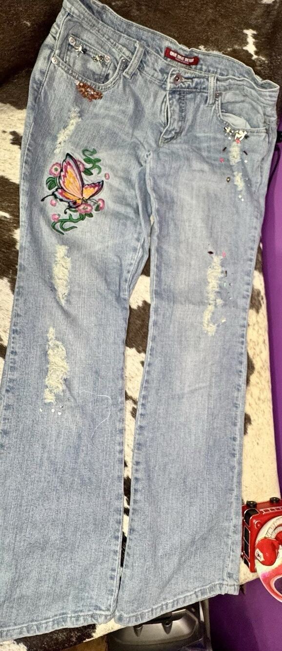 Vintage Y2K Women’s One One Denim Famous Brand Destressed Embroidered Jeans 7